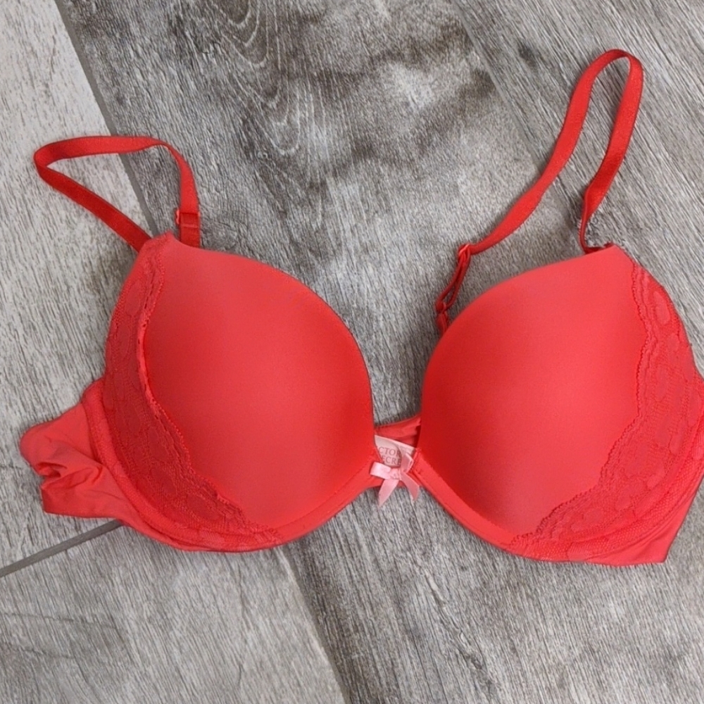 Victoria's Secret padded Valentine's bra